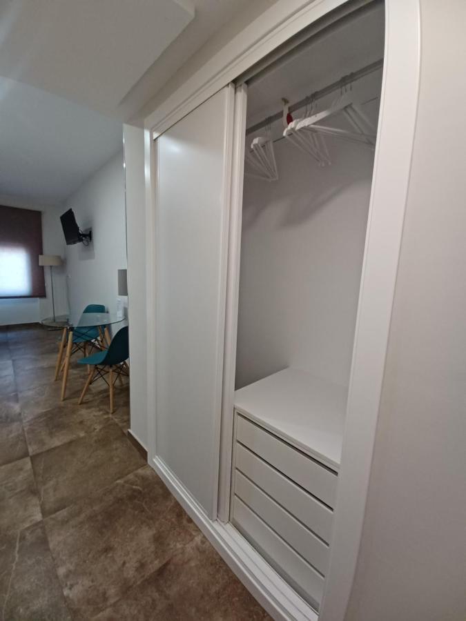 Apartamento Acogedor Junto A Calle Betis, Triana-Los Remedios Севилья Экстерьер фото