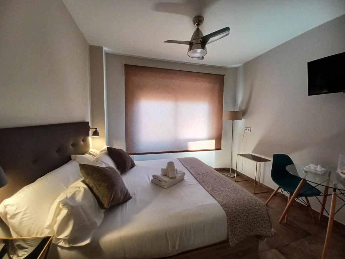 Apartamento Acogedor Junto A Calle Betis, Triana-Los Remedios Севилья Экстерьер фото