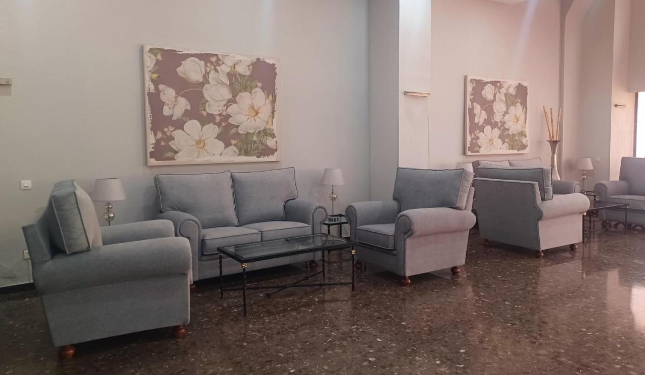 Apartamento Acogedor Junto A Calle Betis, Triana-Los Remedios Севилья Экстерьер фото